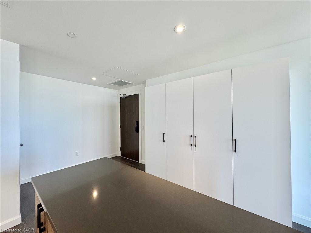 1412-741 King Street W Property Photo 5