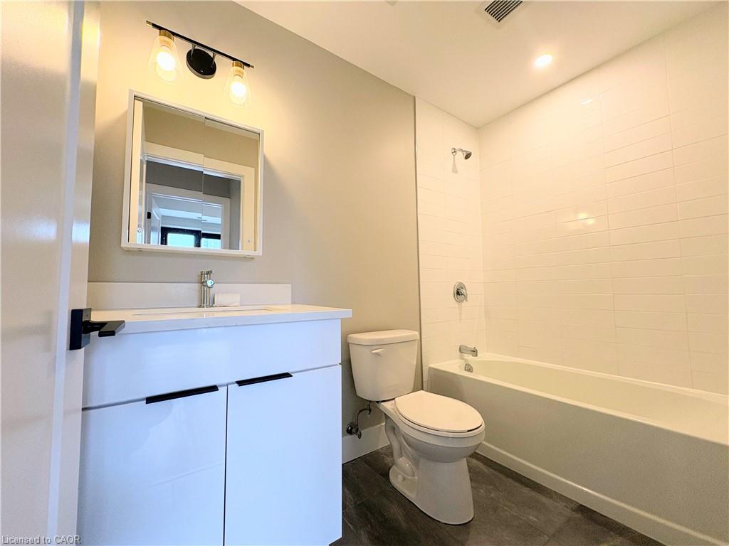 302-169 James Street S Property Photo 12