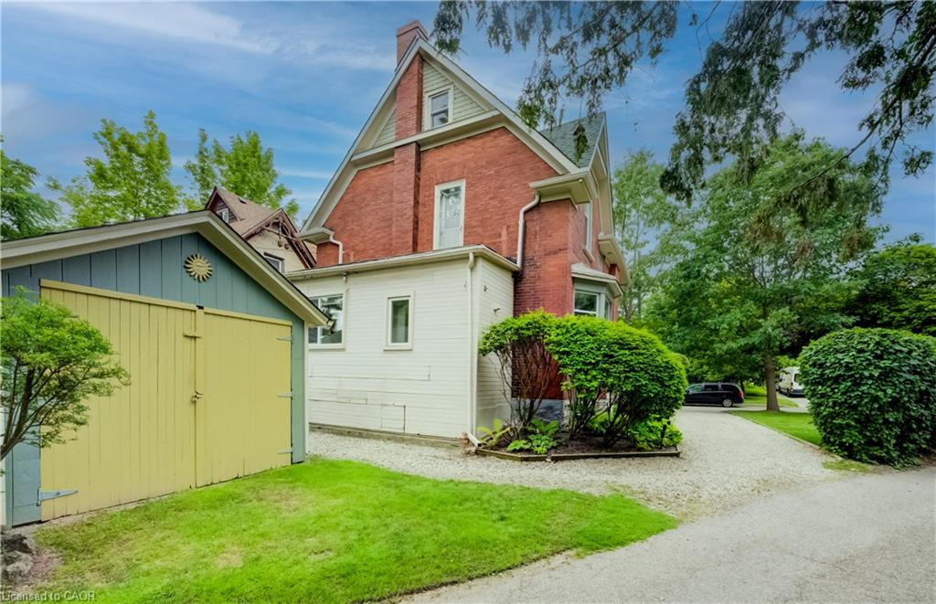 46 Ellen Street W Property Photo 36