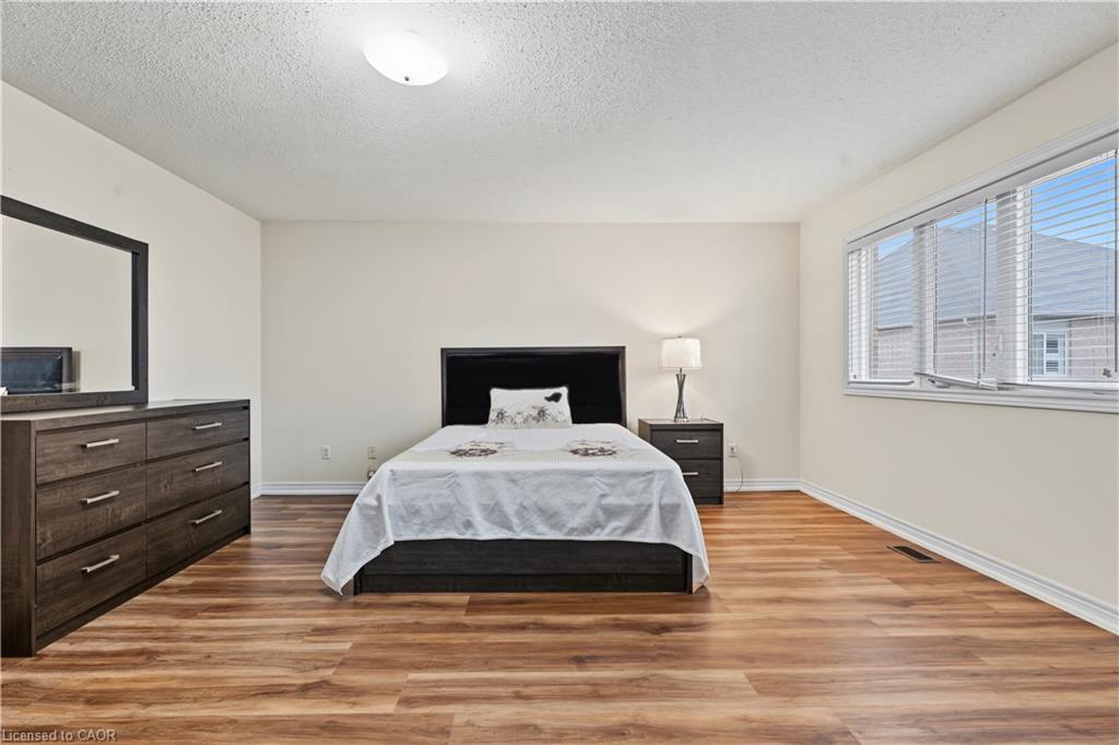 17 Mccartney Street Property Photo 32