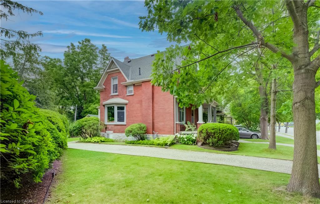 46 Ellen Street W Property Photo 4