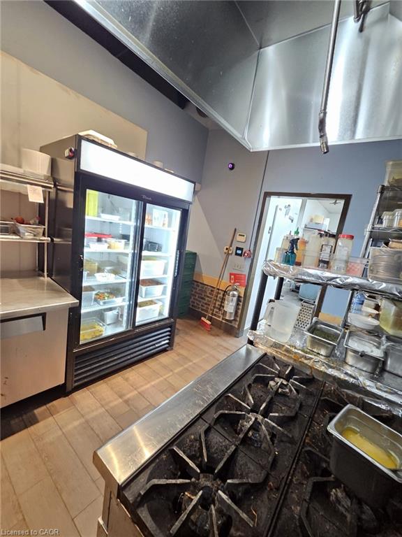 1-4322 Ontario Street Property Photo 8