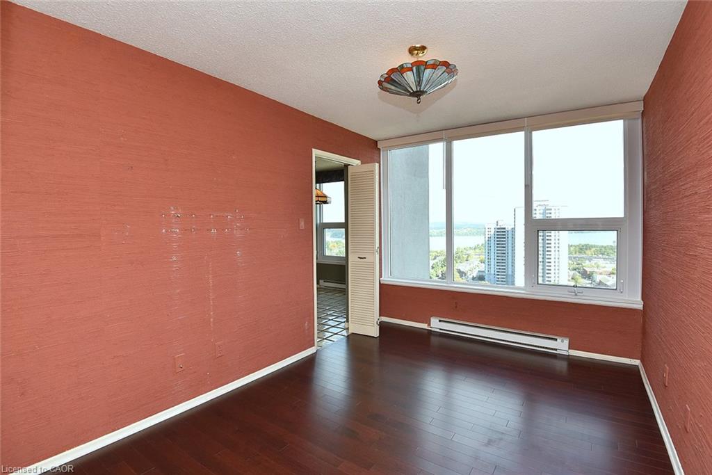 2007-75 Queen Street N Property Photo 25