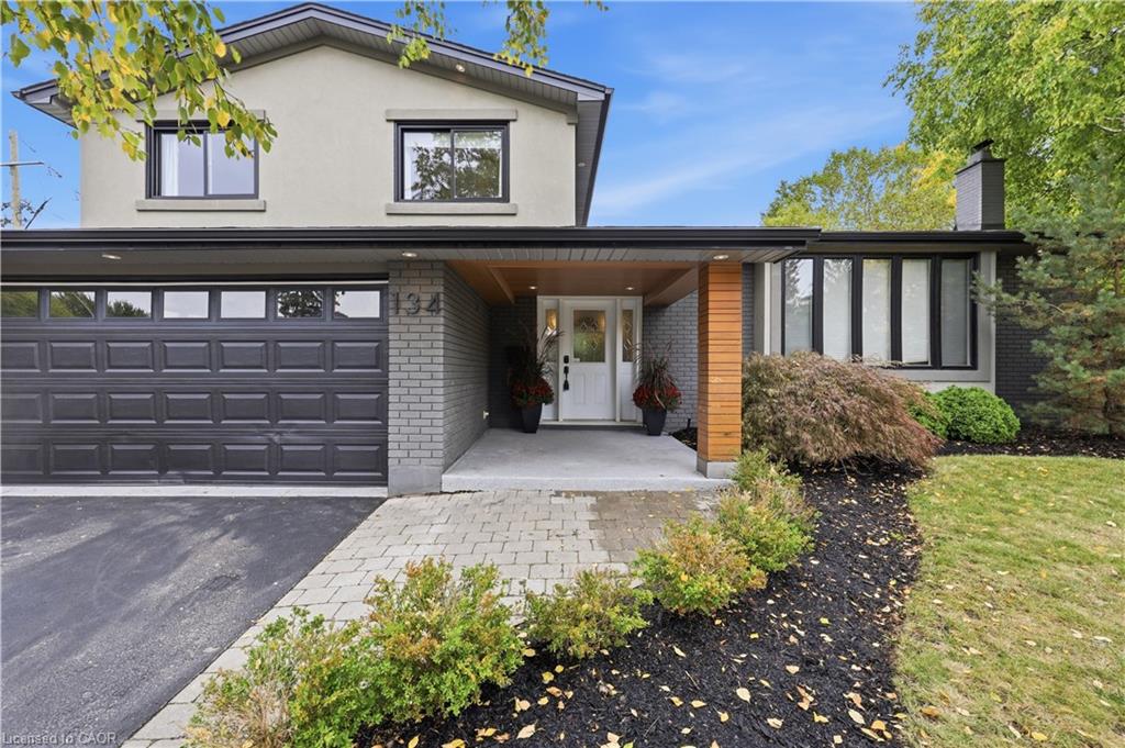 134 Fairwood Place W Property Photo 3