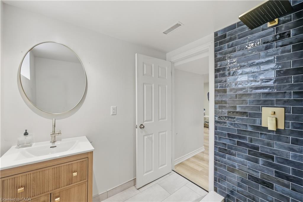 134 Fairwood Place W Property Photo 35