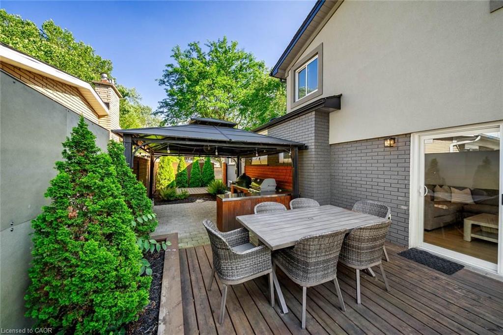 134 Fairwood Place W Property Photo 39