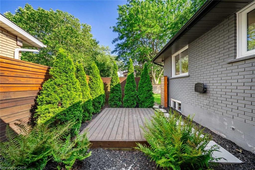 134 Fairwood Place W Property Photo 41