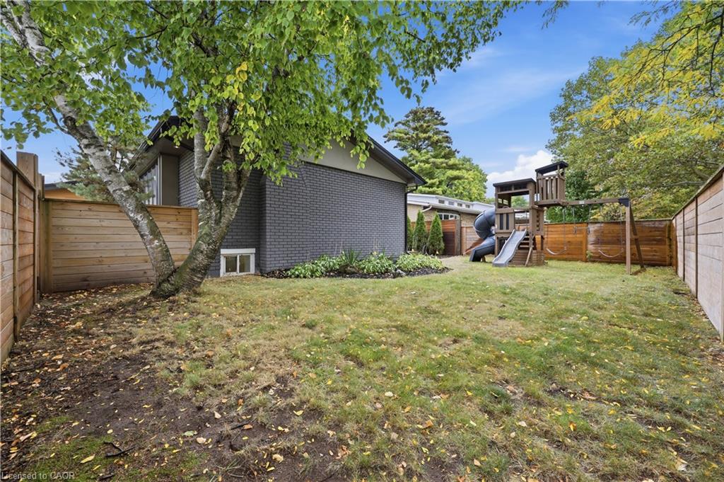 134 Fairwood Place W Property Photo 46