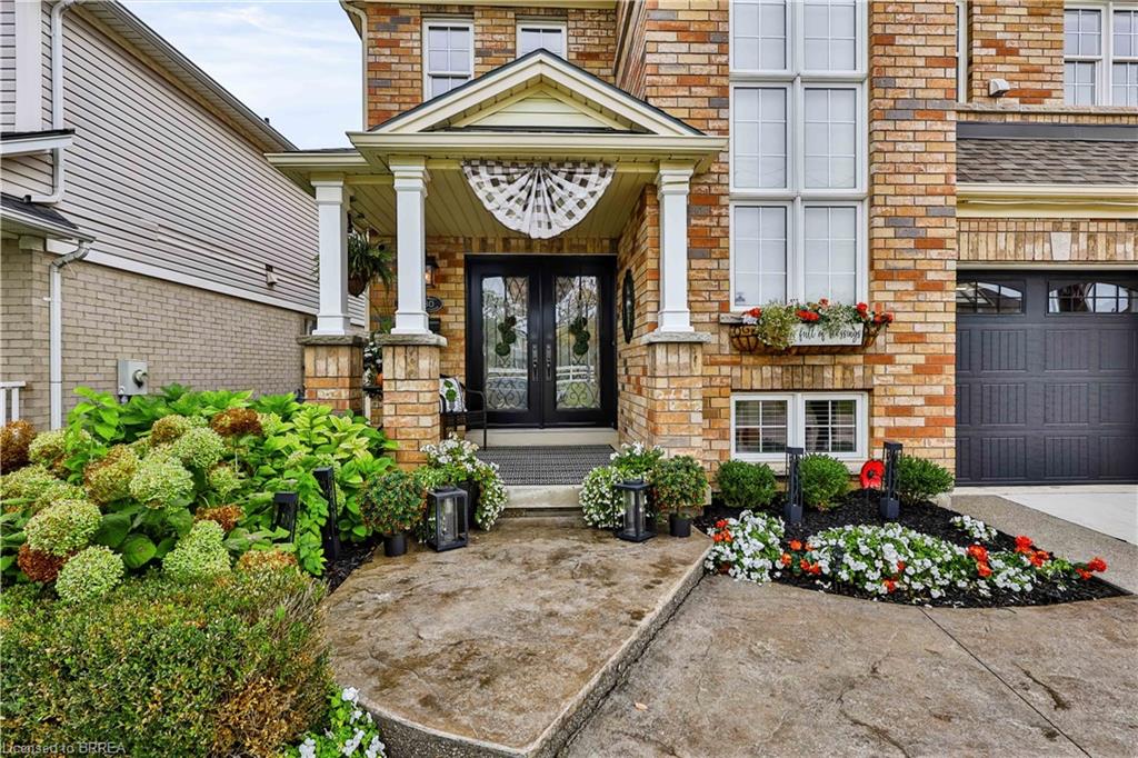 30 Waldie Crescent Property Photo 2