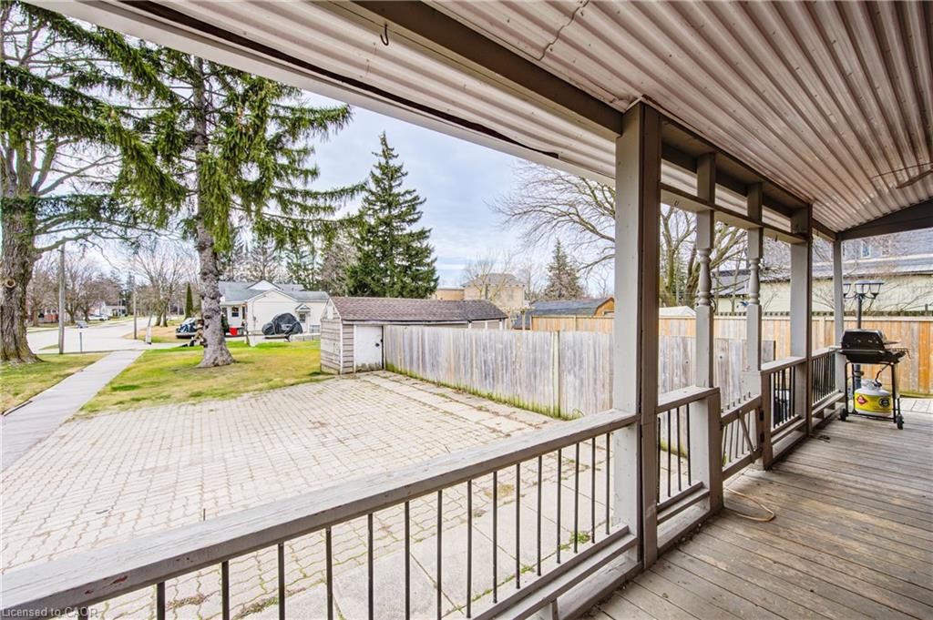137 Wellington Street Property Photo 3