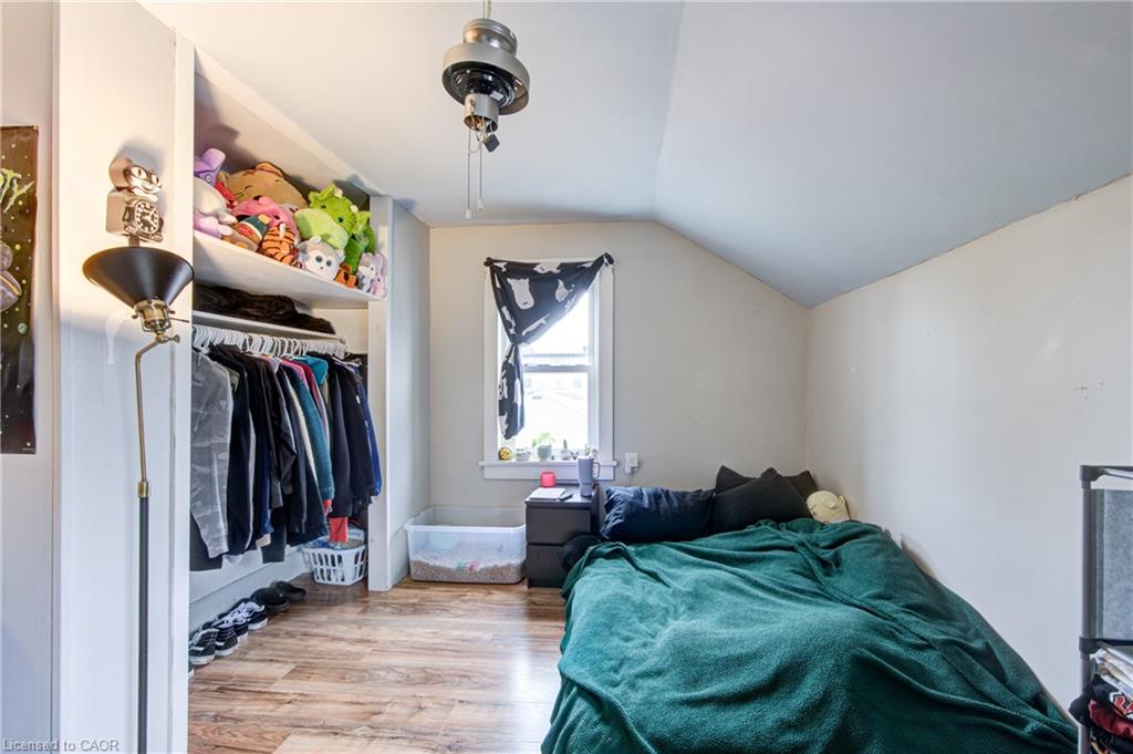 137 Wellington Street Property Photo 26