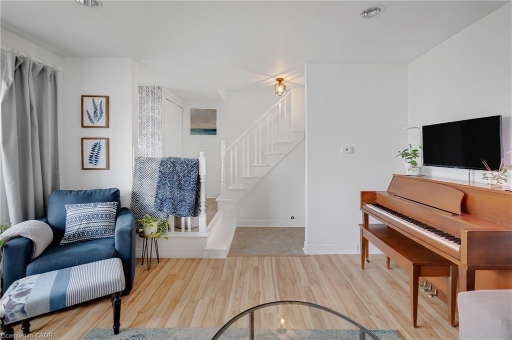 10 Goldfinch Road Property Photo 8