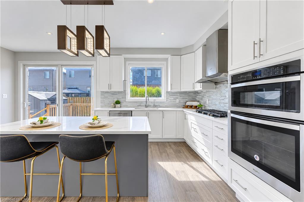 365 Woolwich Street Property Photo 6