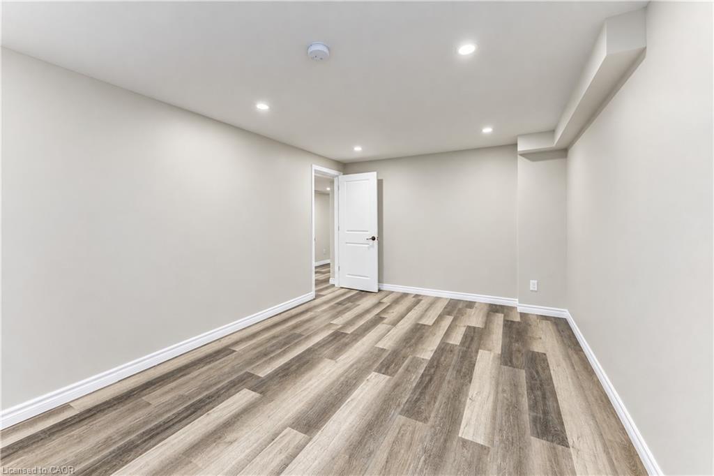 365 Woolwich Street Property Photo 21