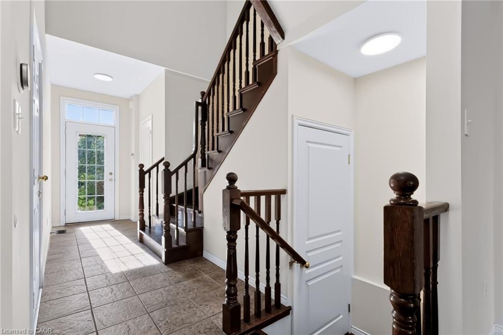 488 Stonehenge Drive Property Photo 8