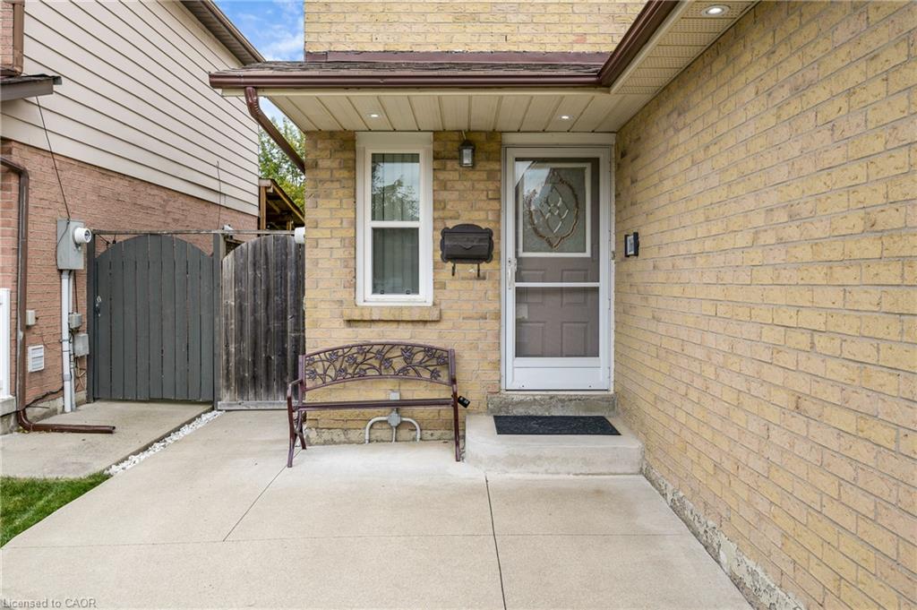 166 Martindale Crescent Property Photo 3
