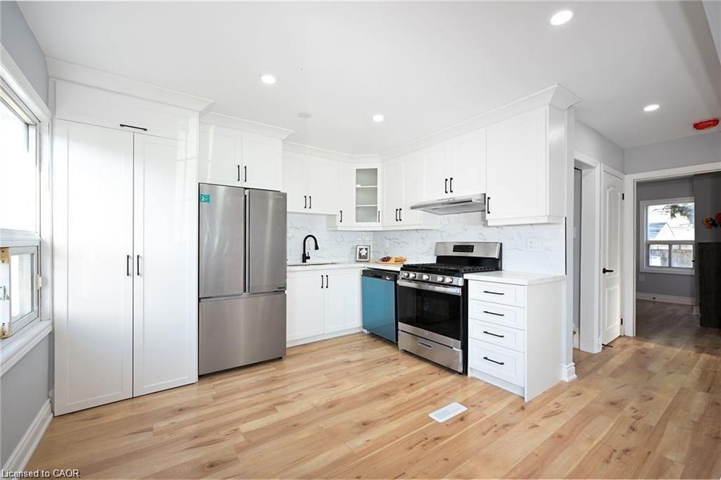 213 East 28th Street Property Photo 2