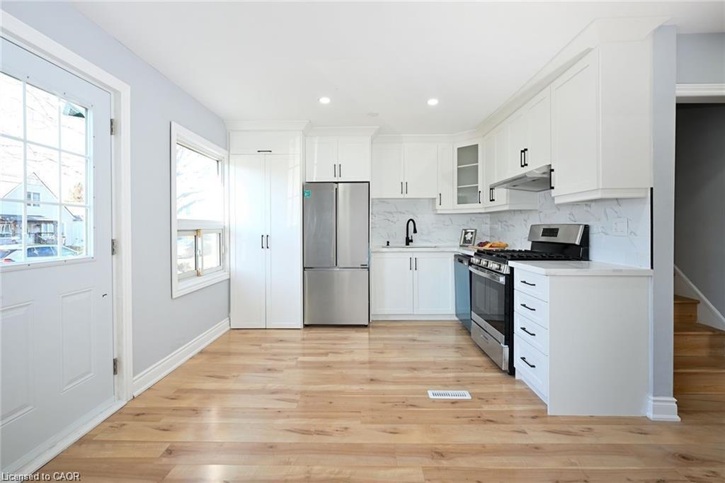 213 East 28th Street Property Photo 4