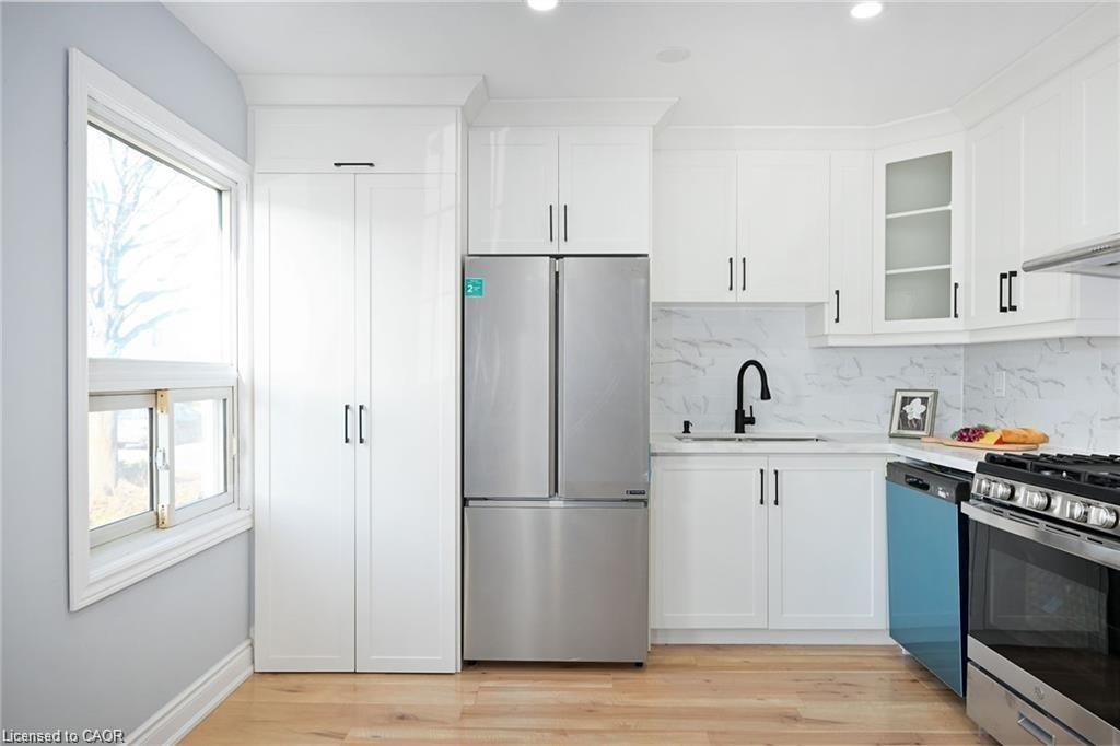 213 East 28th Street Property Photo 5