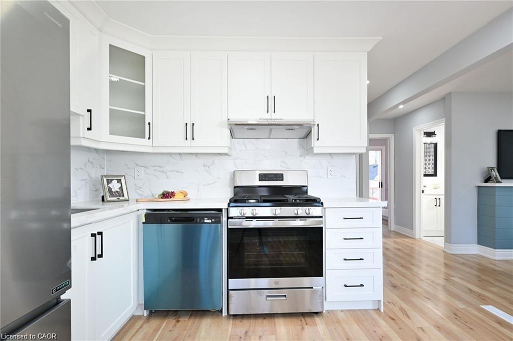 213 East 28th Street Property Photo 8