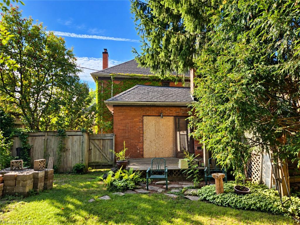 371 Hunter Street Property Photo 3