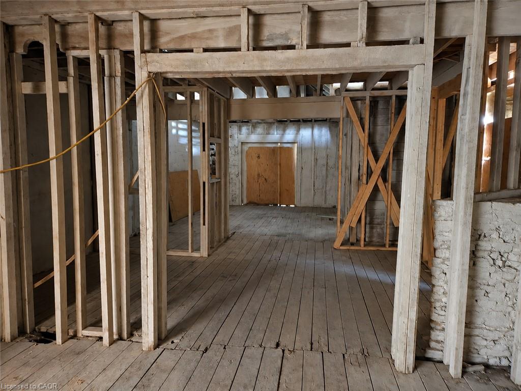 371 Hunter Street Property Photo 6