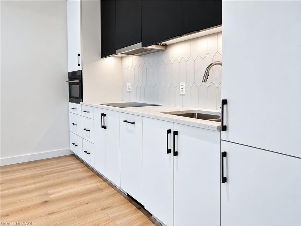 1508-741 King Street W Property Photo 5