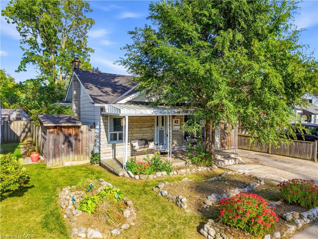 42 Sanderson Street Property Photo 2