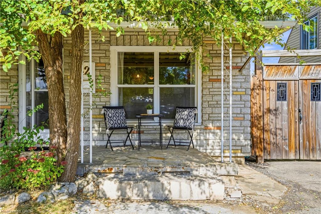 42 Sanderson Street Property Photo 6