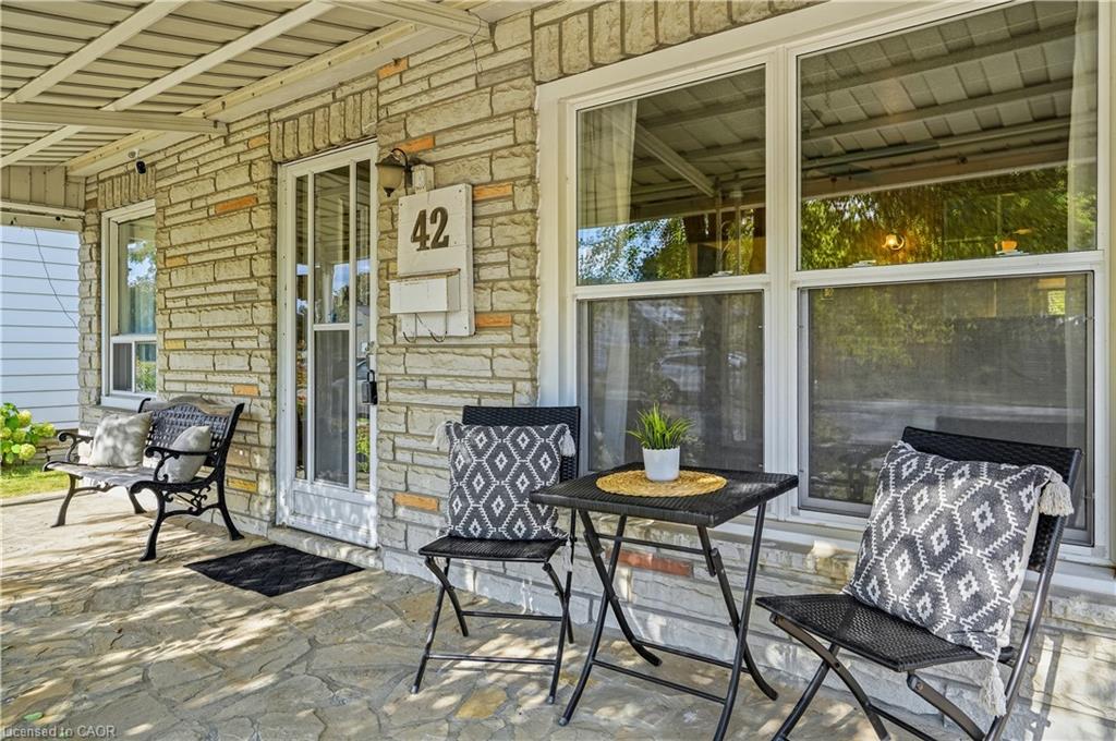 42 Sanderson Street Property Photo 7