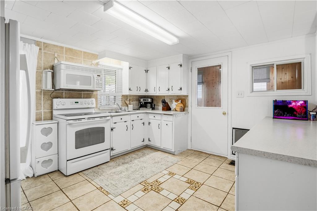 42 Sanderson Street Property Photo 18