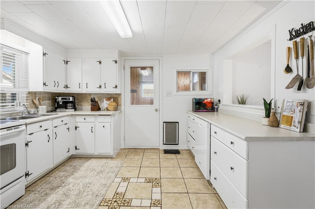 42 Sanderson Street Property Photo 19