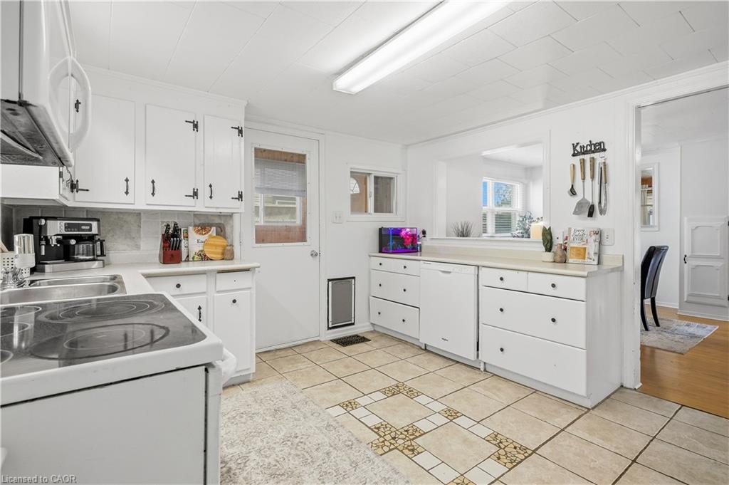 42 Sanderson Street Property Photo 20