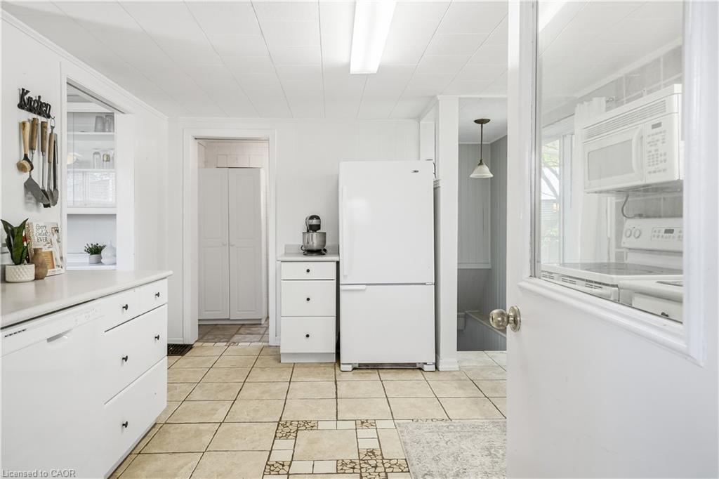 42 Sanderson Street Property Photo 21