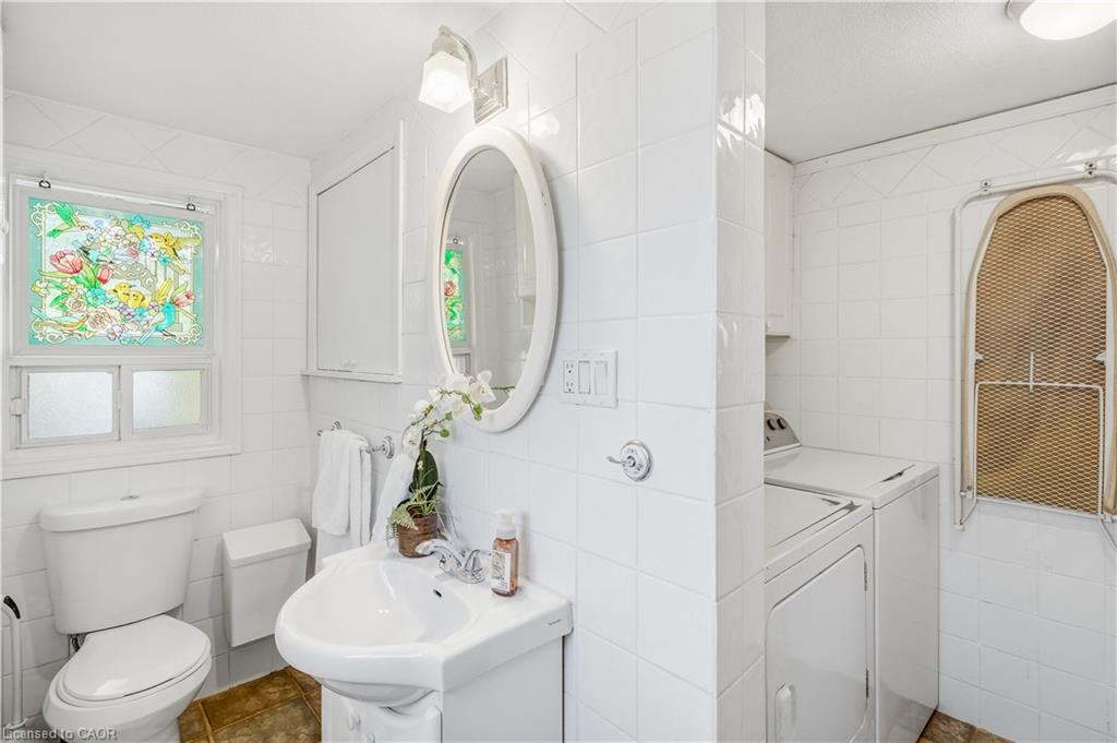 42 Sanderson Street Property Photo 26