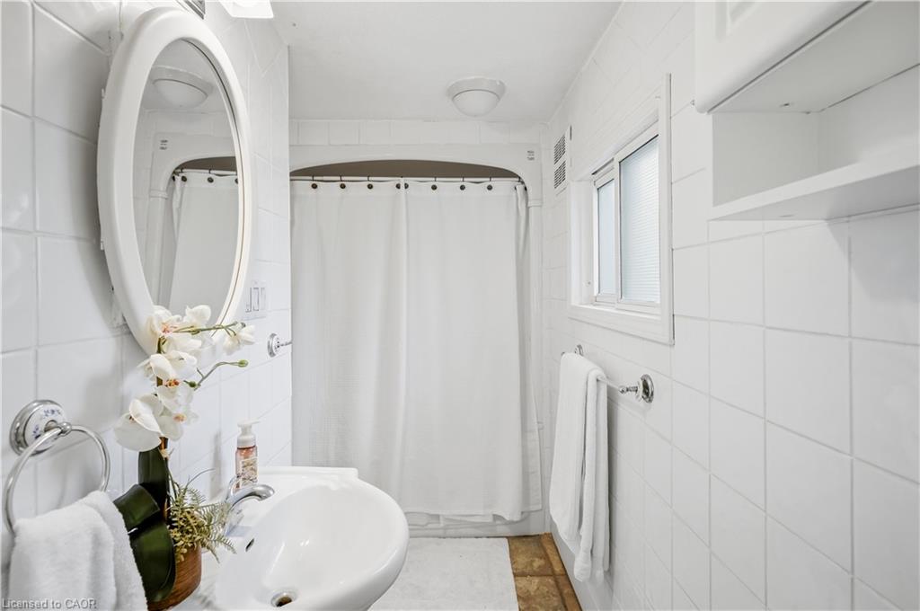 42 Sanderson Street Property Photo 27