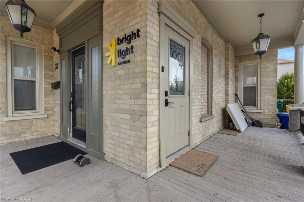 33 Young Street E Property Photo 3