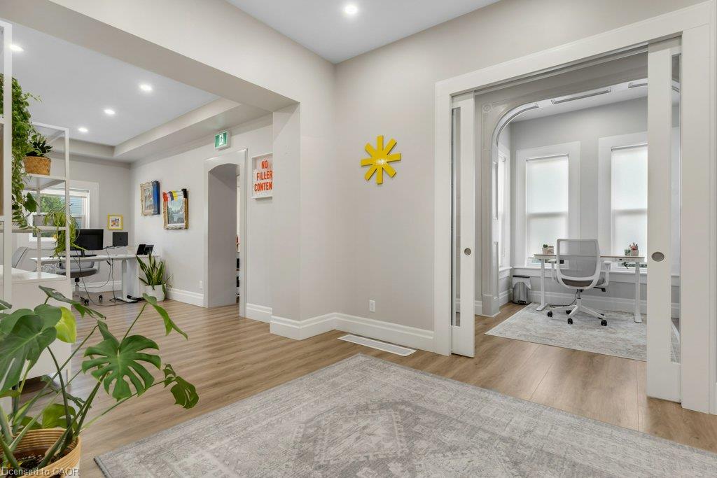 33 Young Street E Property Photo 11
