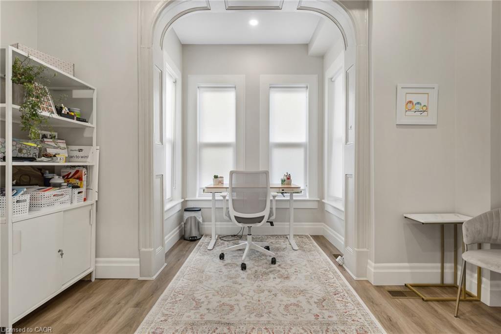 33 Young Street E Property Photo 12
