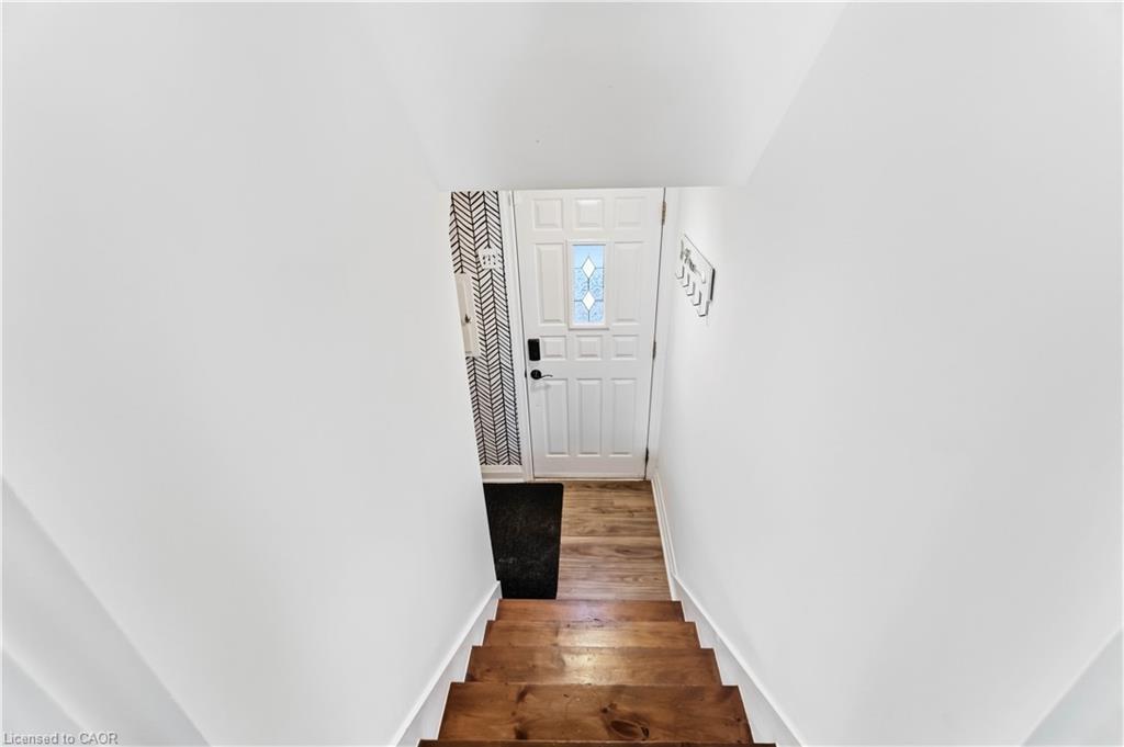 41 Sharon Avenue Property Photo 5