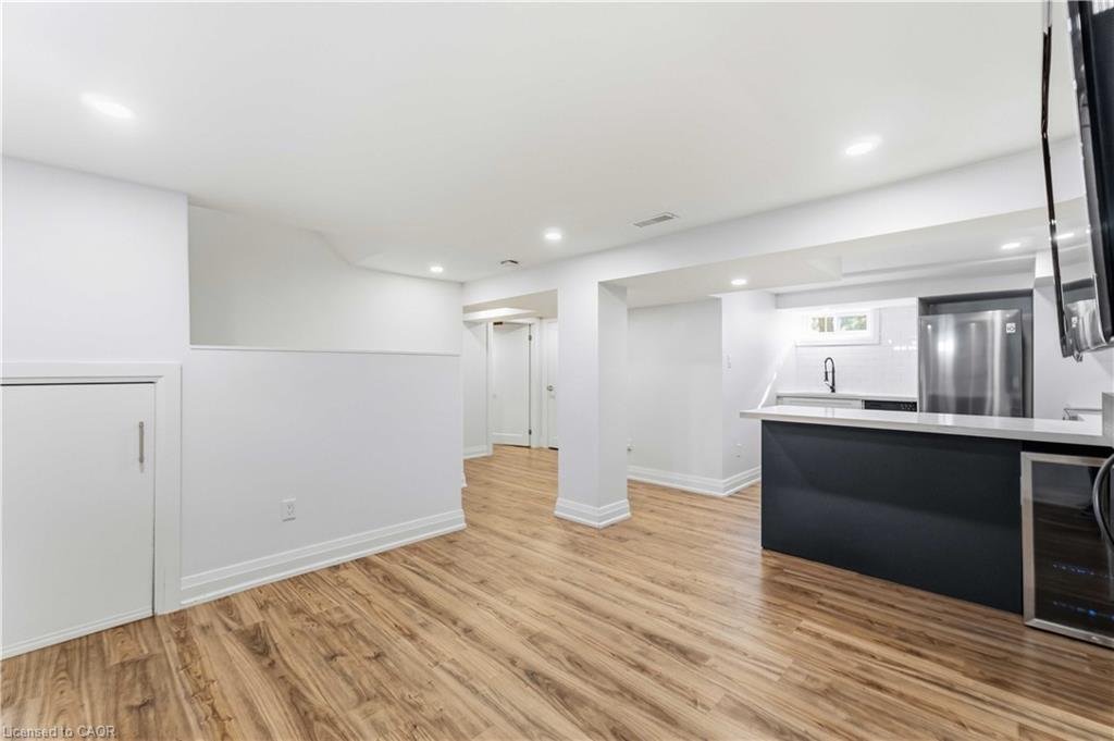 41 Sharon Avenue Property Photo 8