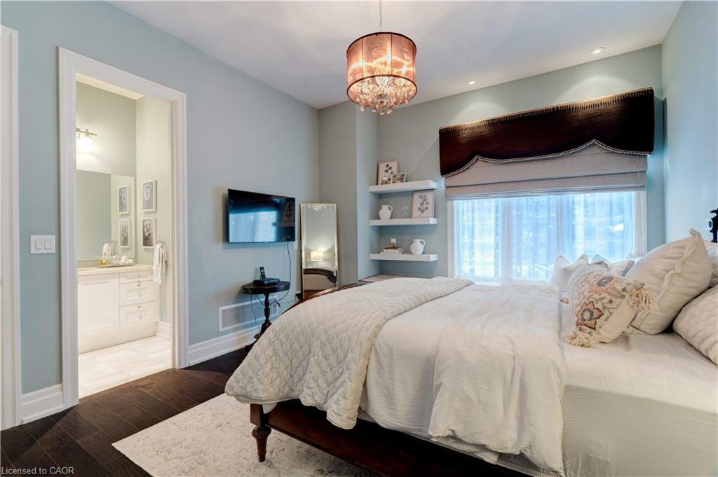 4 Holdroyd Court Property Photo 25