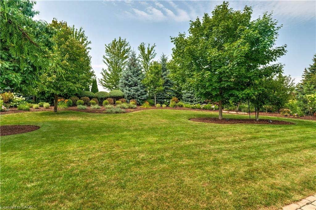 4 Holdroyd Court Property Photo 36