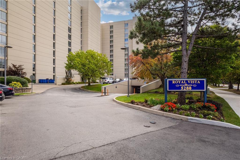 103-5280 Lakeshore Road Property Photo 2