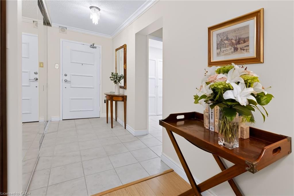 103-5280 Lakeshore Road Property Photo 4