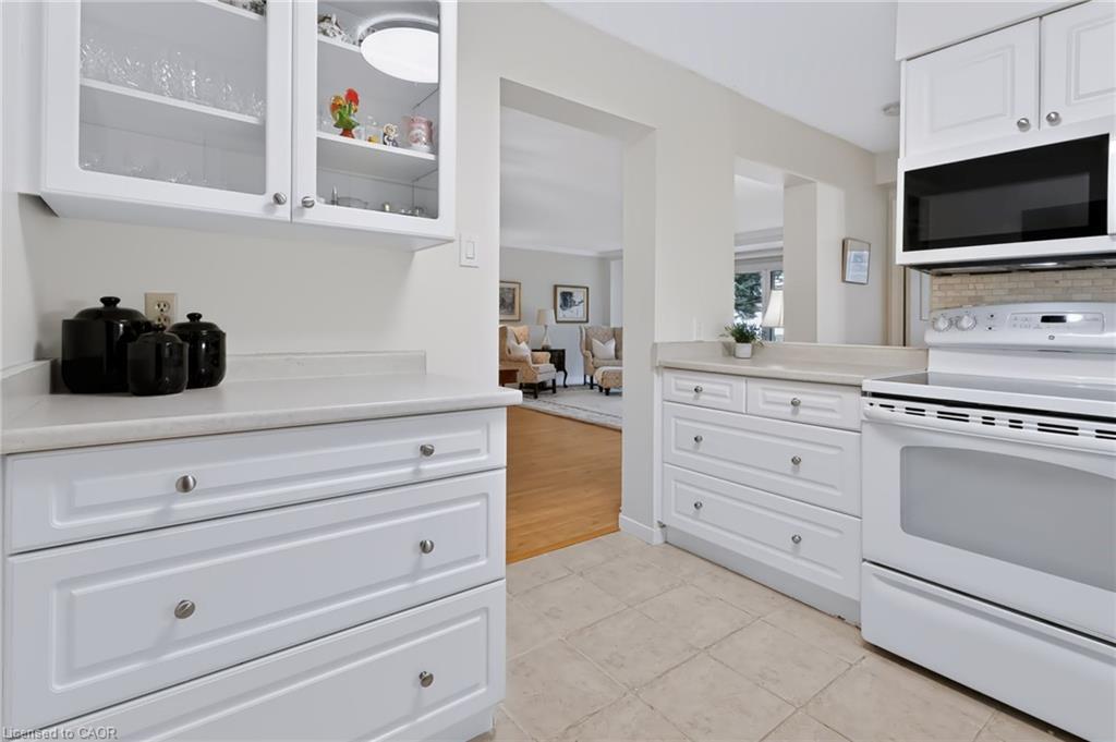 103-5280 Lakeshore Road Property Photo 12