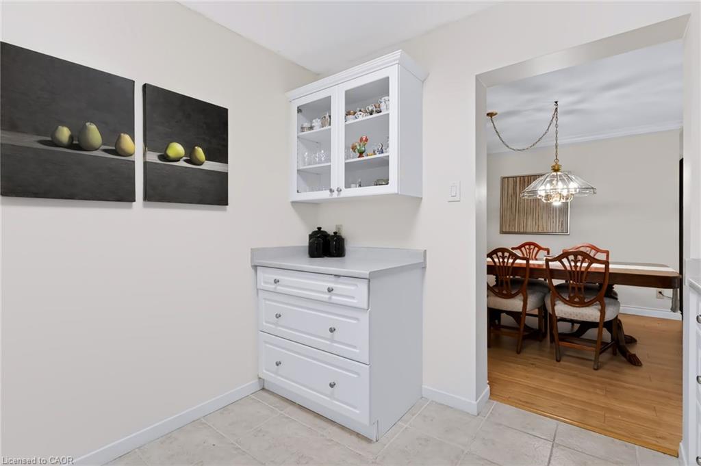 103-5280 Lakeshore Road Property Photo 14