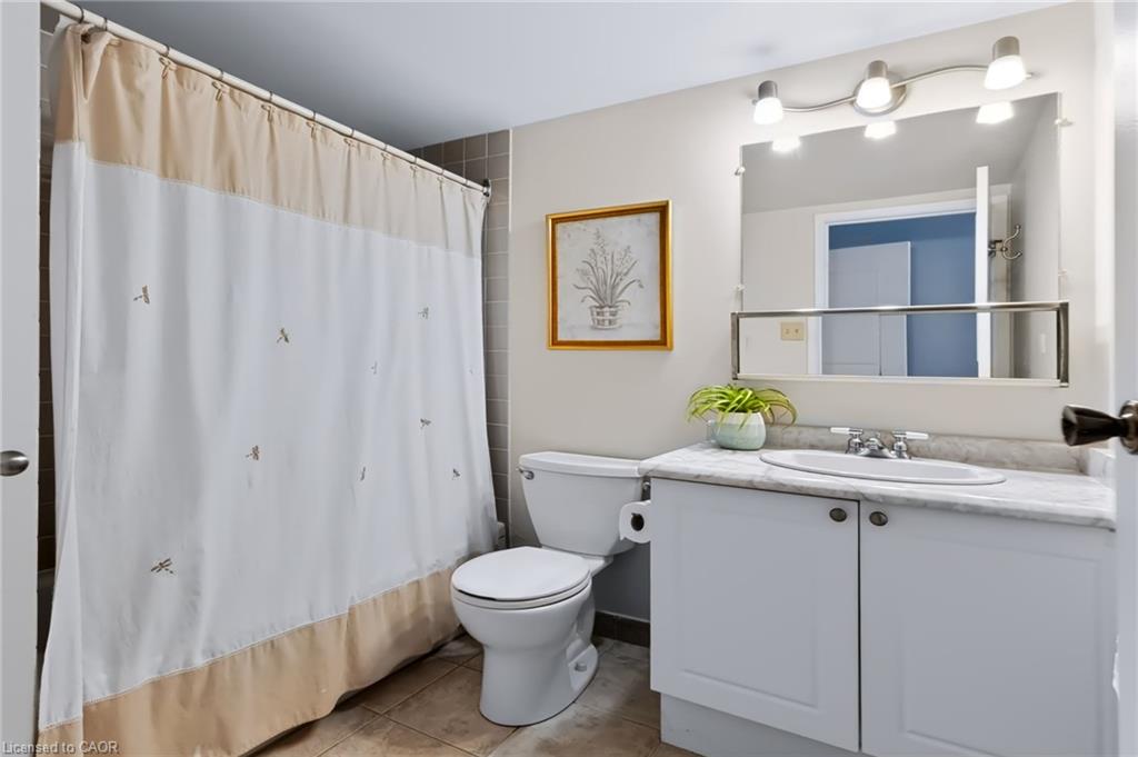 103-5280 Lakeshore Road Property Photo 17
