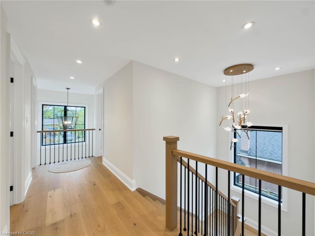 260 Kent Crescent Property Photo 23