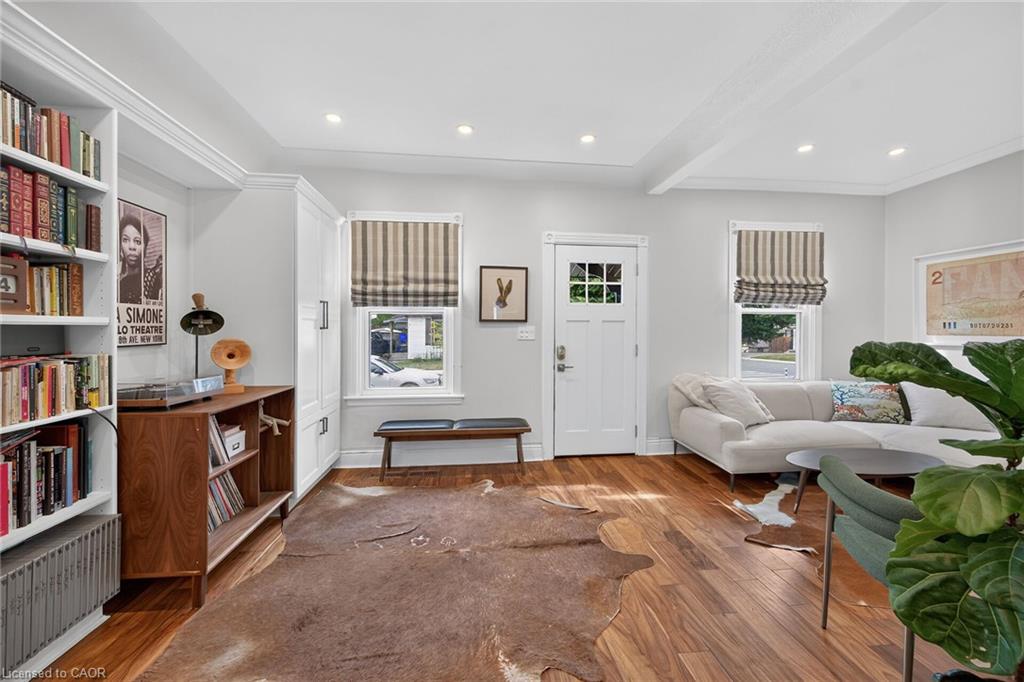 28 Baker Street Property Photo 2